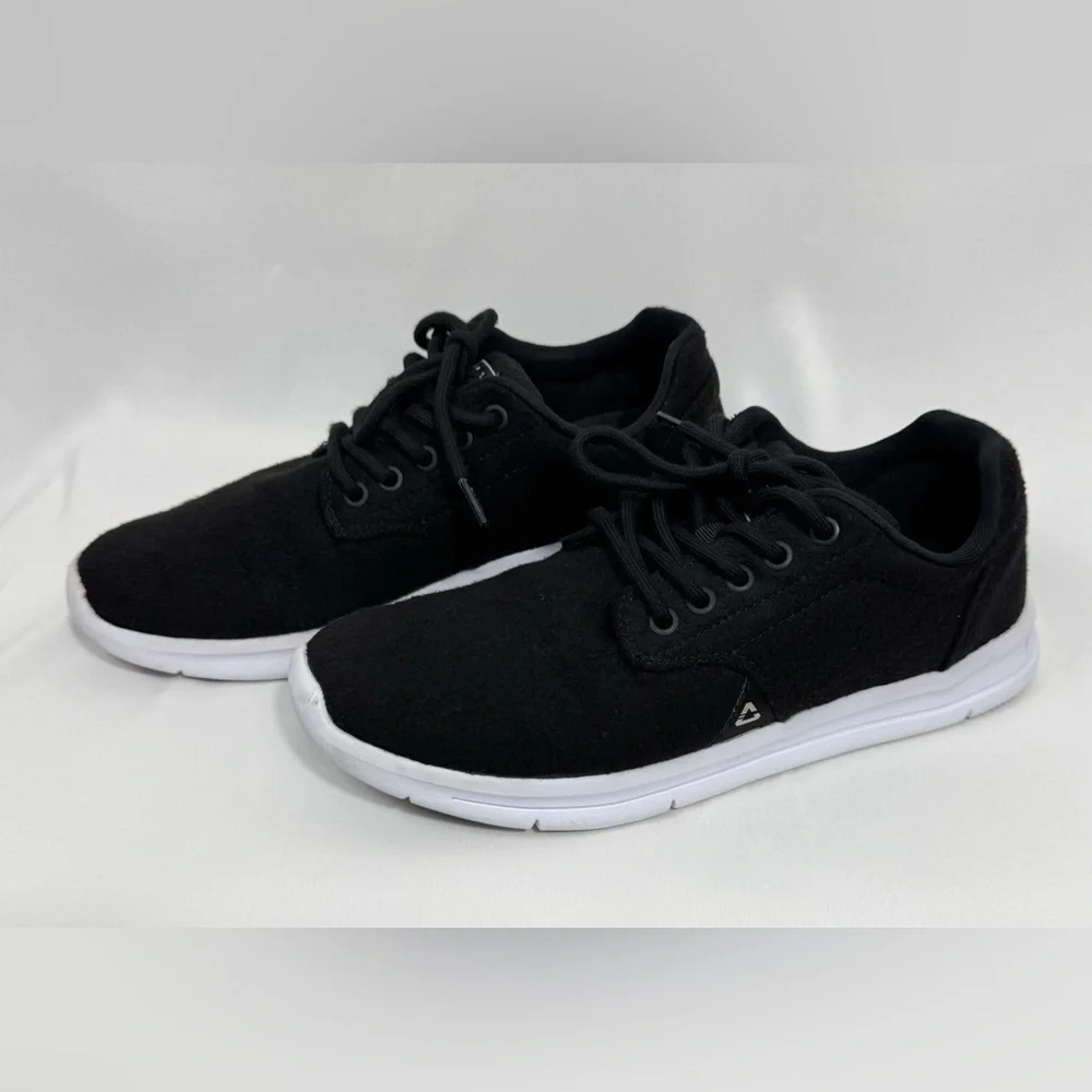 Travis Mathew Cuater The Daily Wool Sneaker Shoes Black White Golf  Mens Sz 8